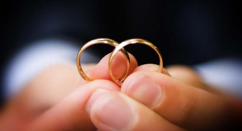 Обручальные кольца с хохломой приметы. Обручальные кольца – приметы и суеверия. Что делать с помолвочным кольцом после свадьбы